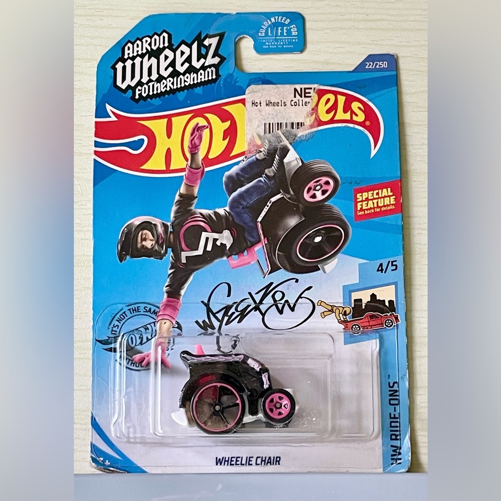 2017 Hot Wheels Wheelie Chair 22/250 Ride Ons 4/5 NIP